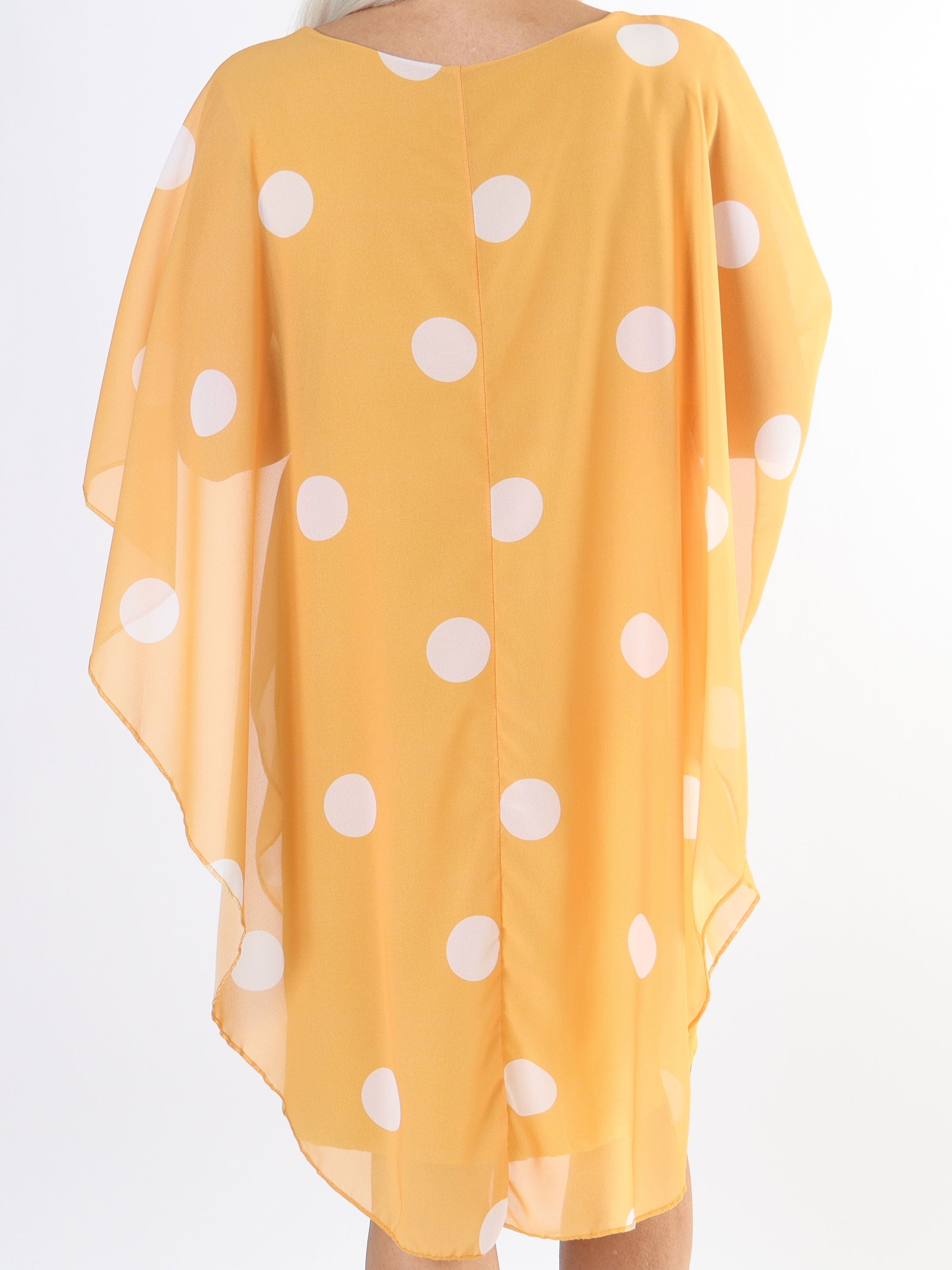 Kenya Dot - Tunikaklänning i plus size med prickigt chiffonglager